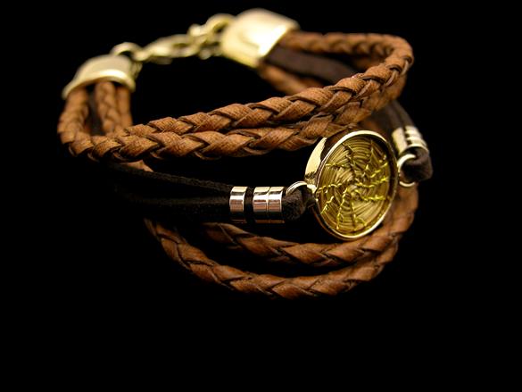 Pulseira de couro sintético e Capim Dourado